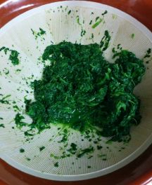 野菜たっぷり！ほうれん草カレー　パラックパニール（Palak Paneer）の手順画像0枚目