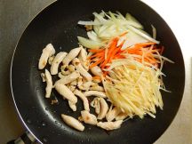 ガイ パッキン 生姜と鶏肉の炒め物の手順画像3枚目