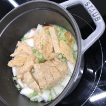 大豆ミートナゲットでトン汁風ベジタリアン味噌汁の手順画像2枚目