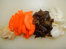 沙茶高麗木耳（台湾風キャベツときくらげの炒め煮）の手順画像1枚目