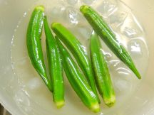 蒜蓉秋葵 （台湾風オクラのチリガーリックソース）の手順画像1枚目