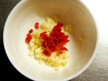 蒜蓉秋葵 （台湾風オクラのチリガーリックソース）の手順画像2枚目