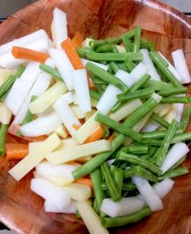 アヴィヤル（野菜のココナッツ・ヨーグルトソース煮）の手順画像0枚目