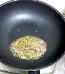 プットゥ（魚のそぼろスパイス炒め）の手順画像0枚目