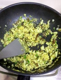 プットゥ（魚のそぼろスパイス炒め）の手順画像1枚目