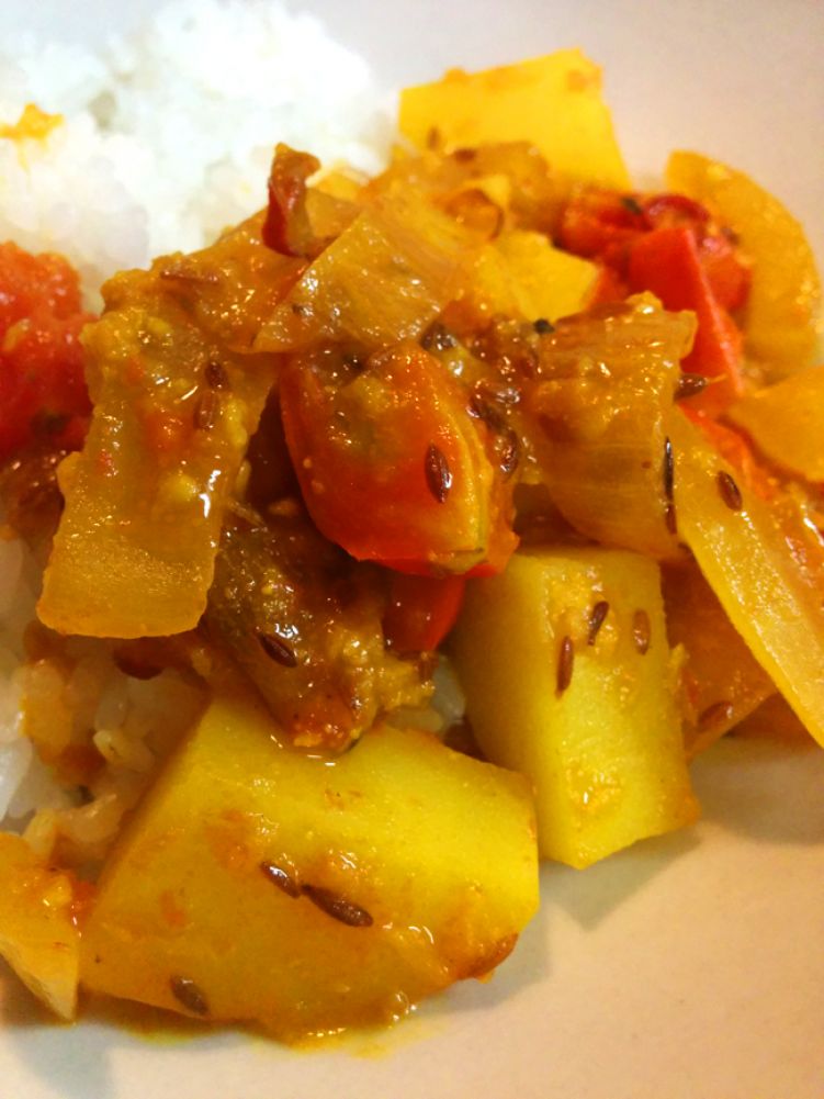 絶品！　フレッシュトマトとじゃがいものインドカレーの写真