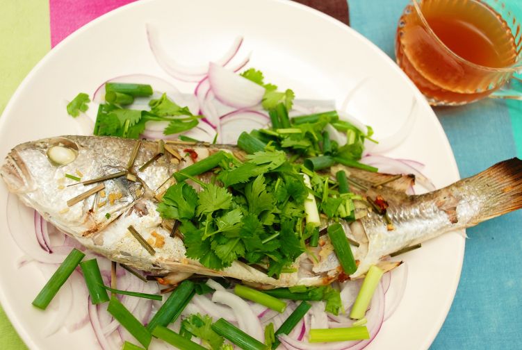 白身魚のレモングラス蒸しの写真