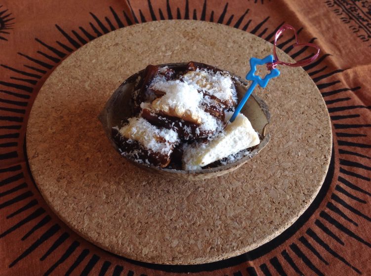 デーツサンドのエスニックオードブルの写真