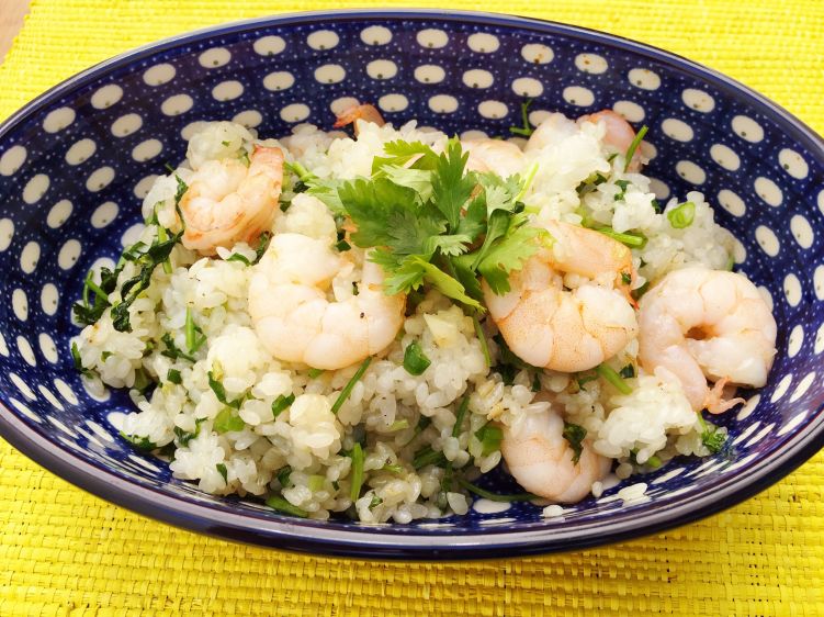 パクチーと海老のガーリックチャーハンの写真