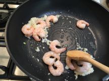 パクチーと海老のガーリックチャーハンの手順画像3枚目