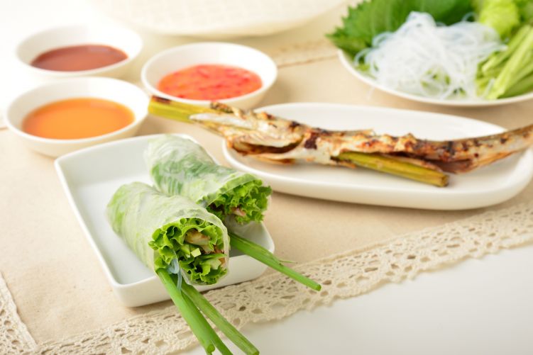 白身魚のライスペーパー包みの写真