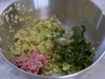 パクチー餃子の手順画像1枚目