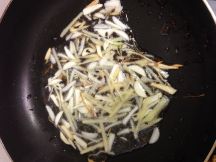 ビンディ・カレラ・コ・アチャール(ゴーヤとオクラのスパイシー漬物）の手順画像2枚目