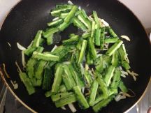 ビンディ・カレラ・コ・アチャール(ゴーヤとオクラのスパイシー漬物）の手順画像3枚目