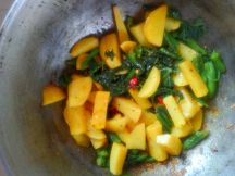 カボチャの葉とジャガイモのタルカリの手順画像3枚目