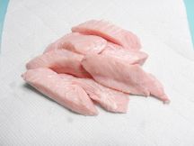 カソン・エン・アドボ　スペインの魚のアドボの手順画像1枚目