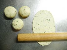 コリアンダー入りロティの手順画像2枚目