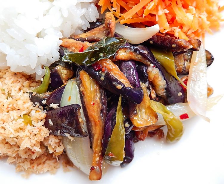 モージュ　揚げ茄子の和え物の写真
