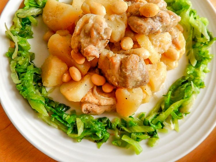 鶏肉とポテトのクミン風味の写真