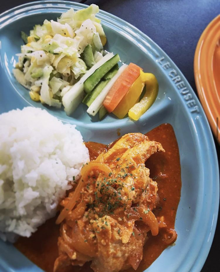 ハンガリーパプリカチキンの写真