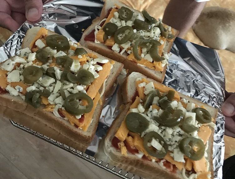 スパイシーピザトーストの写真