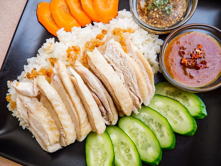 チキンライス（カオマンガイ）の写真