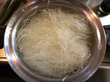 シンガポールスタイル　焼きビーフンの手順画像0枚目