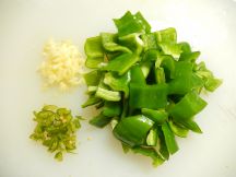 ピーマンとカシューナッツのカレーの手順画像1枚目