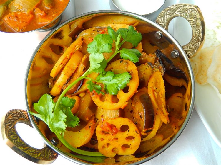 茄子とレンコンのサブジの写真