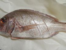 プラー・ヌン・マナオ（タイの魚香草蒸し）の手順画像0枚目