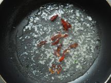 プラー・ヌン・マナオ（タイの魚香草蒸し）の手順画像4枚目