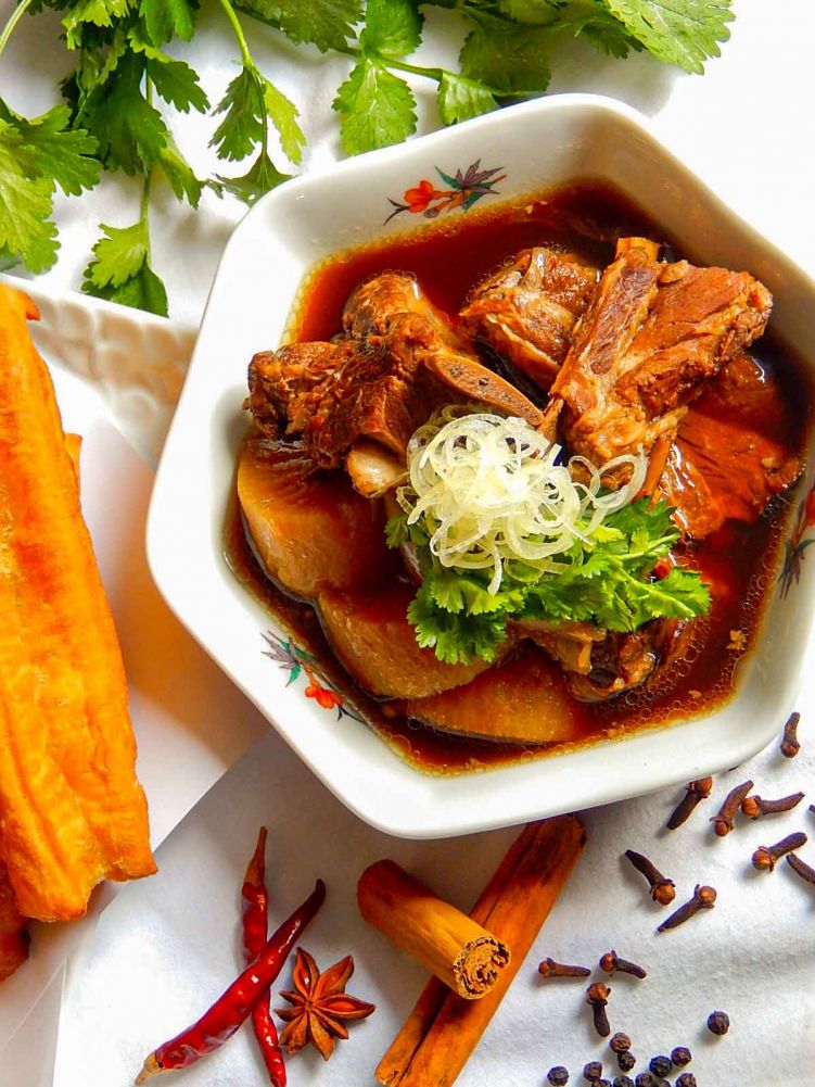 バクテー（肉骨茶）の写真