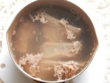 バクテー（肉骨茶）の手順画像1枚目