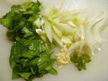 青パパイヤと鶏肉のバジル炒めの手順画像1枚目