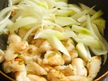 青パパイヤと鶏肉のバジル炒めの手順画像2枚目