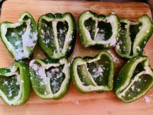 豆ミート詰めピーマンの手順画像1枚目