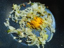 カリフラワーとトマトのカレーの手順画像1枚目