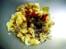 アル・マサラ（スパイシーなマッシュポテト）の手順画像1枚目