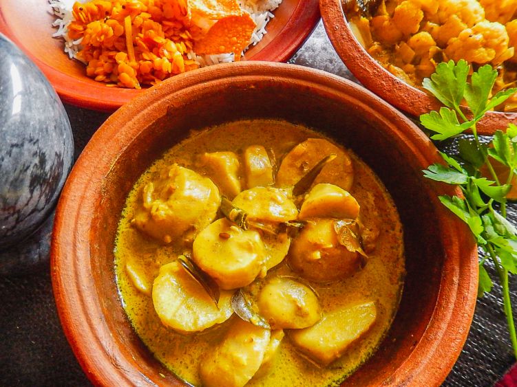 キリアラ カリー（サトイモのスリランカ風カリー）の写真