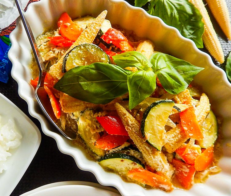 パットパック ルアムミット（タイ風野菜炒め）の写真