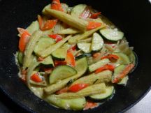 パットパック ルアムミット（タイ風野菜炒め）の手順画像5枚目