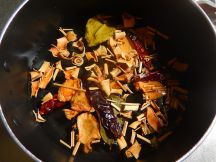 お手軽トムヤムクン（トムヤム・セット使用）の手順画像2枚目