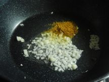 空心菜のサーグの手順画像1枚目