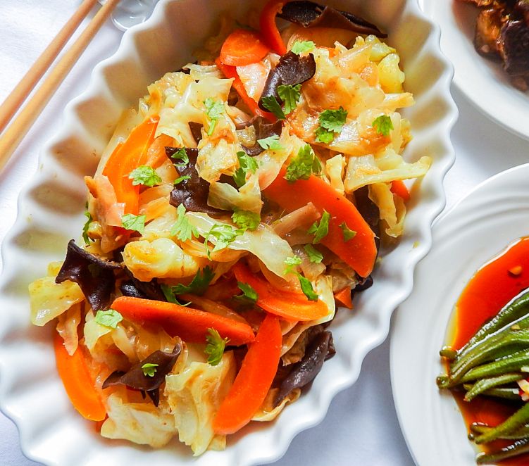 沙茶高麗木耳（台湾風キャベツときくらげの炒め煮）の写真
