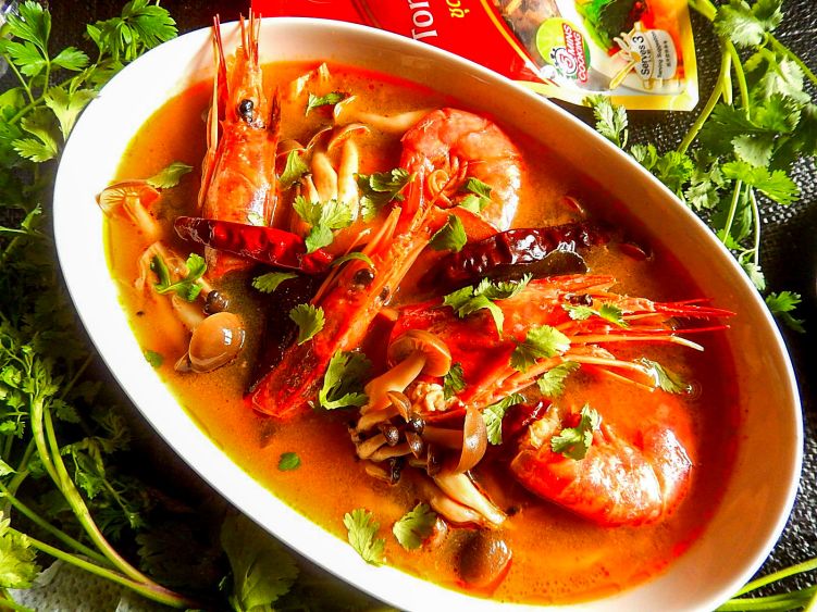 お手軽トムヤムクン(トムヤム・セット使用)の写真